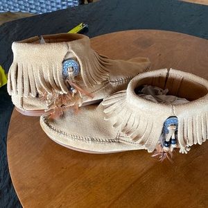 Minnetonka moccasin booties
